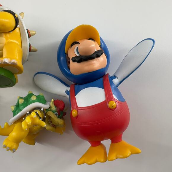Super Mario Bros  5 Figure Set – Luigi, Mario,  2 Bowser & Penguin Mario - Picture 10 of 10